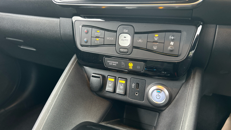 Nissan LEAF 110kW Acenta 40kWh 5dr Auto Electric Hatchback